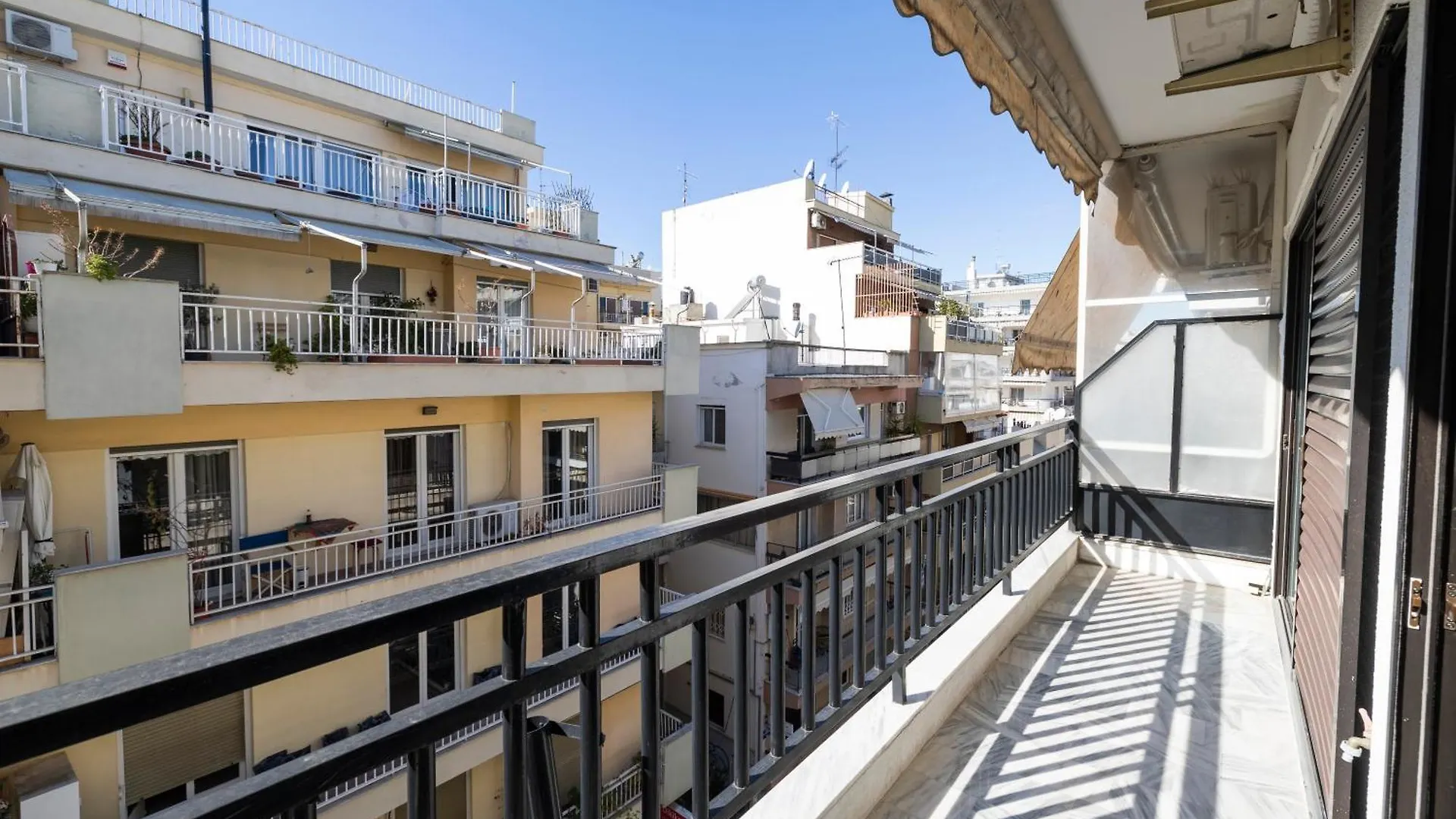 Four Reasons Apts Ntepo Thessaloniki 0*,