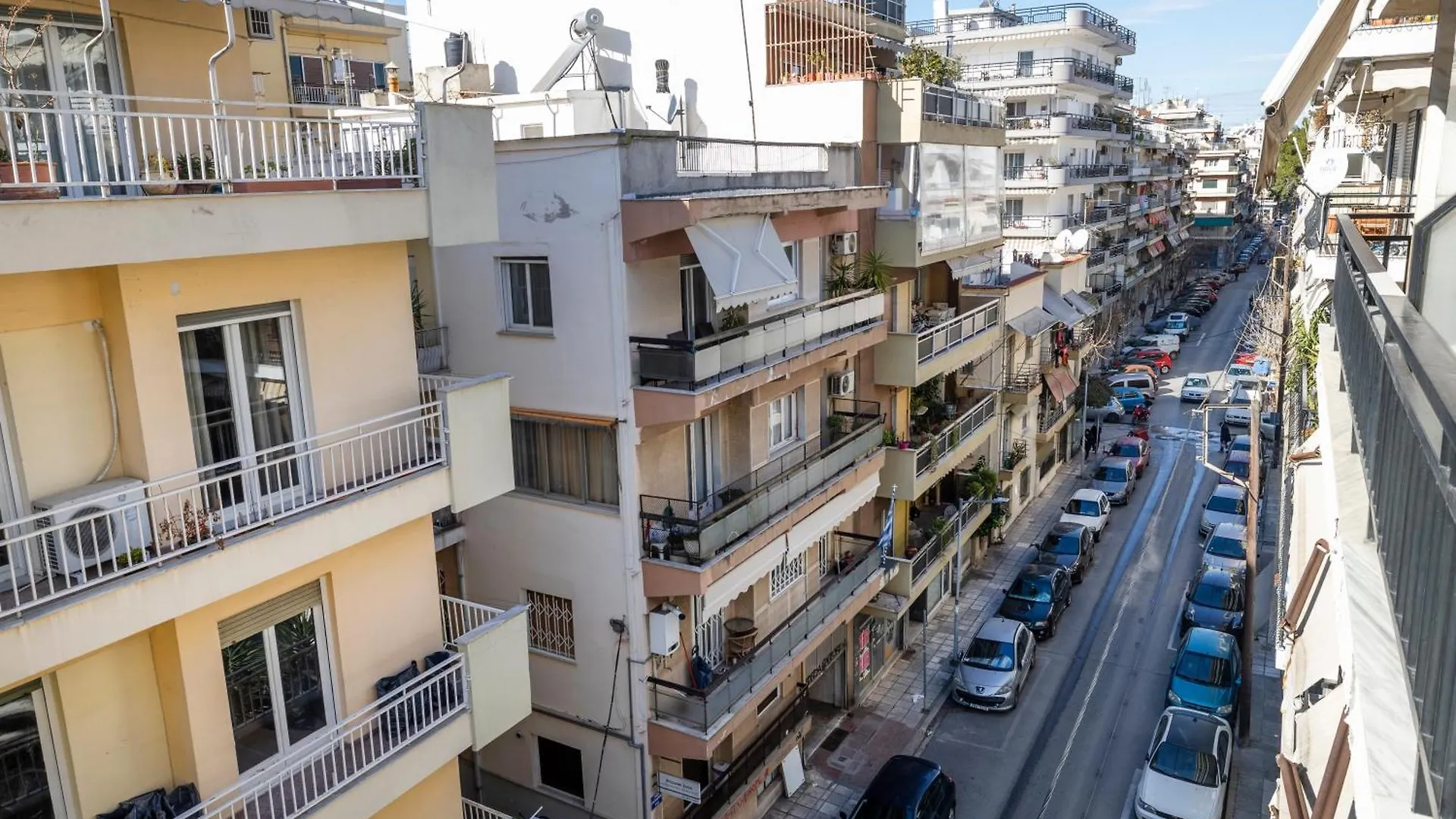 Four Reasons Apts Ntepo Thessaloniki