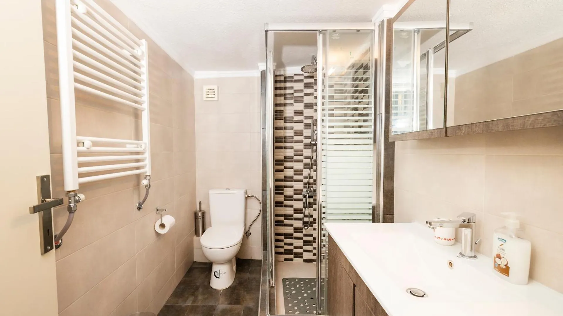 Apartment Four Reasons Apts Ntepo Thessaloniki